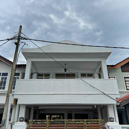 Ibai Golf Home Resort Homestay كُوالا تيرينغانو المظهر الخارجي الصورة
